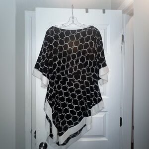 New York & Company Geometric Link Print Asymmetrical Tunic Top